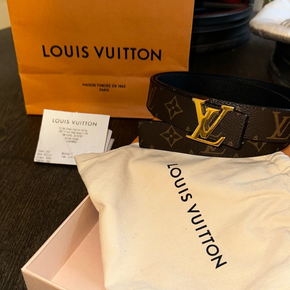 Women’s LV reversible belt. CE.LV 30 REV.MNG NOIR 90.